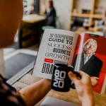 Buku motifasi bisnis.