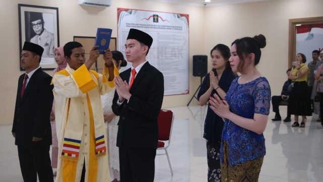 Perkuat Kepastian Hukum, Kemenkum Banten Lantik dan Ambil Sumpah Pewarganegaraan dan Notaris Pengganti