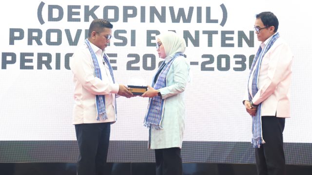 Pengurus Dekopinwil Banten Dikukuhkan, Andra Soni Ajak Perkuat Gerakan Koperasi