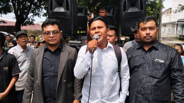 ‎Aksi Unjuk Rasa di PT Medan, Massa Tuntut Pemeriksaan Ulang Kasus David Chandra