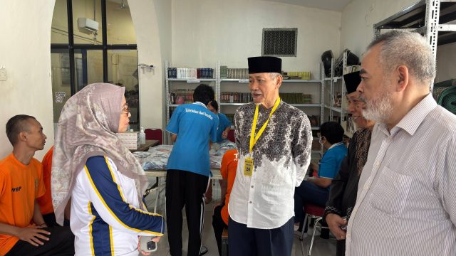 KH Embay Mulya Syarif Gelar Cek Kesehatan dan Pengobatan Gratis di Rutan Serang