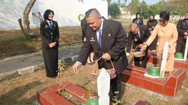 Sambut Hari Pengayoman ke-81, Kemenkum Banten Tabur Bunga