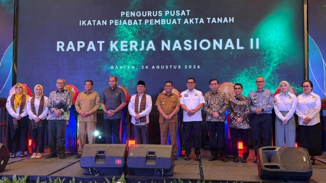 Bersama Wamenkum dan Gubernur, Kakanwil Hadiri Rakernas II Ikatan Pejabat Pembuat Akta Tanah