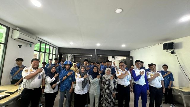 Jasa Raharja Tangerang Gandeng Dishub Tangerang Selatan adakan Sosialisasi Keselamatan Lalu Lintas Jalan di SMK Islamiyah Ciputat