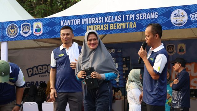 Pasporia Hadir di Car Free Day Lebak, Layanan Paspor Berpadu dengan Promosi UMKM Daerah