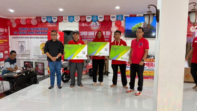 Perluas Perlindungan Pekerja UMKM, BPJS Ketenagakerjaan Gandeng Pedagang Susu Jahe Merah 191